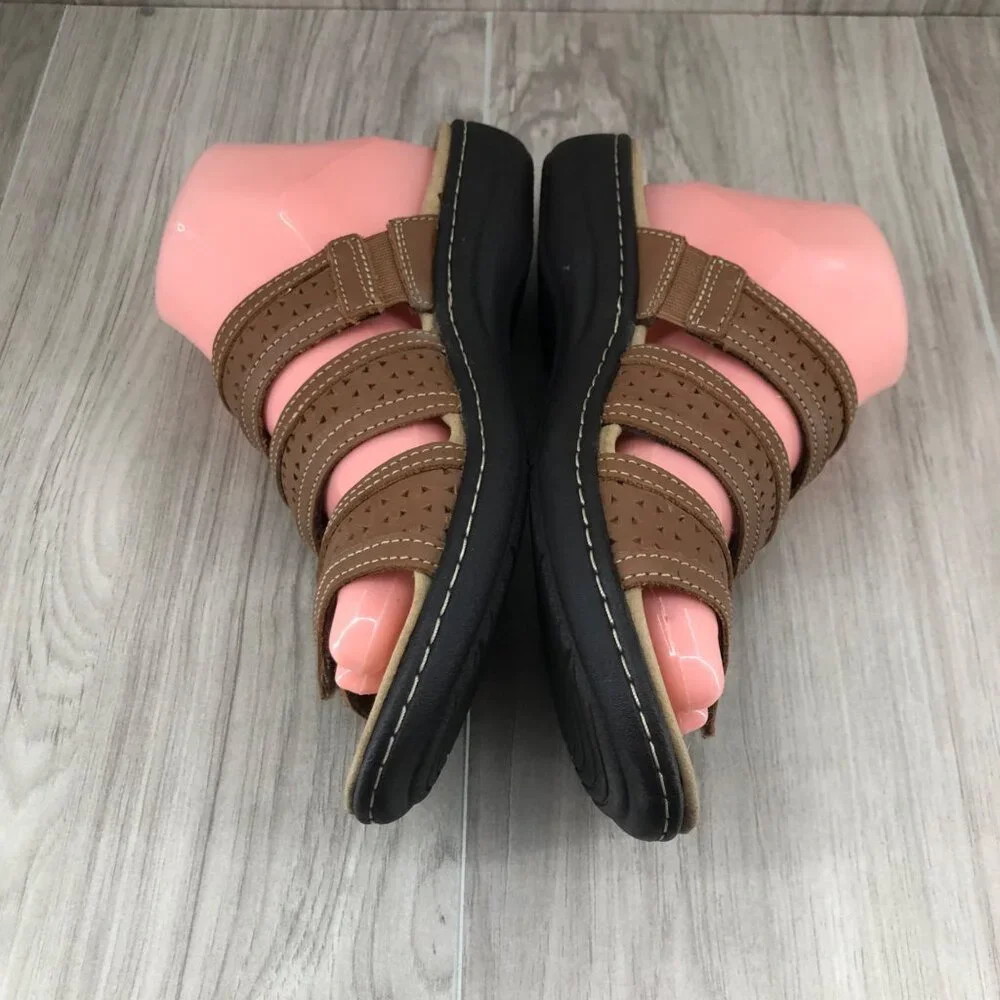 Clarks Sandals Womens 8N Brown Leather Slip On Hook and Loop Shoes